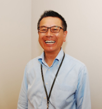 梁川 正 氏